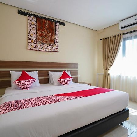 Oyo 1992 China Town Hotel Bali Kuta Lombok Zewnętrze zdjęcie